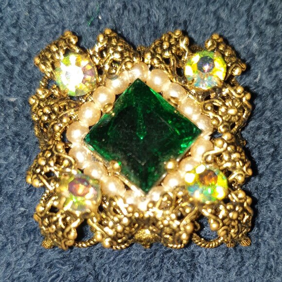🌟 Fabulous Vintage Germany Brooch – Emerald Green Glass, AB Crystals & Pearls - Picture 8 of 11
